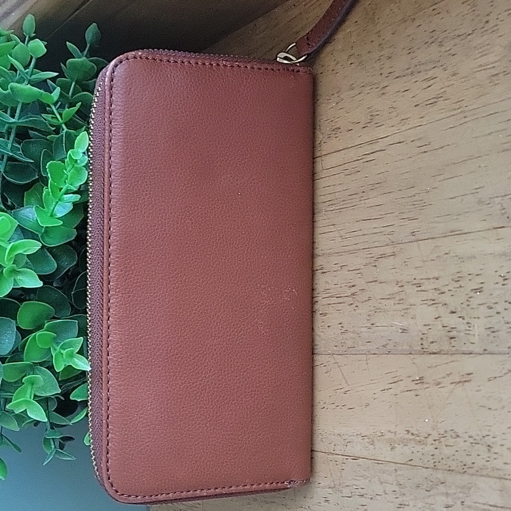 Fossil and Kate Spade Wallet Bundle - Picture 6 of 16